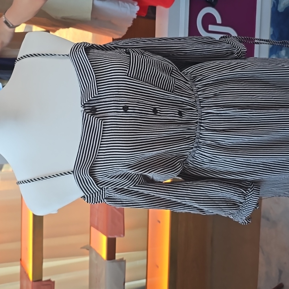 #29.Monteau Black and white stripe dress - Picture 2 of 6